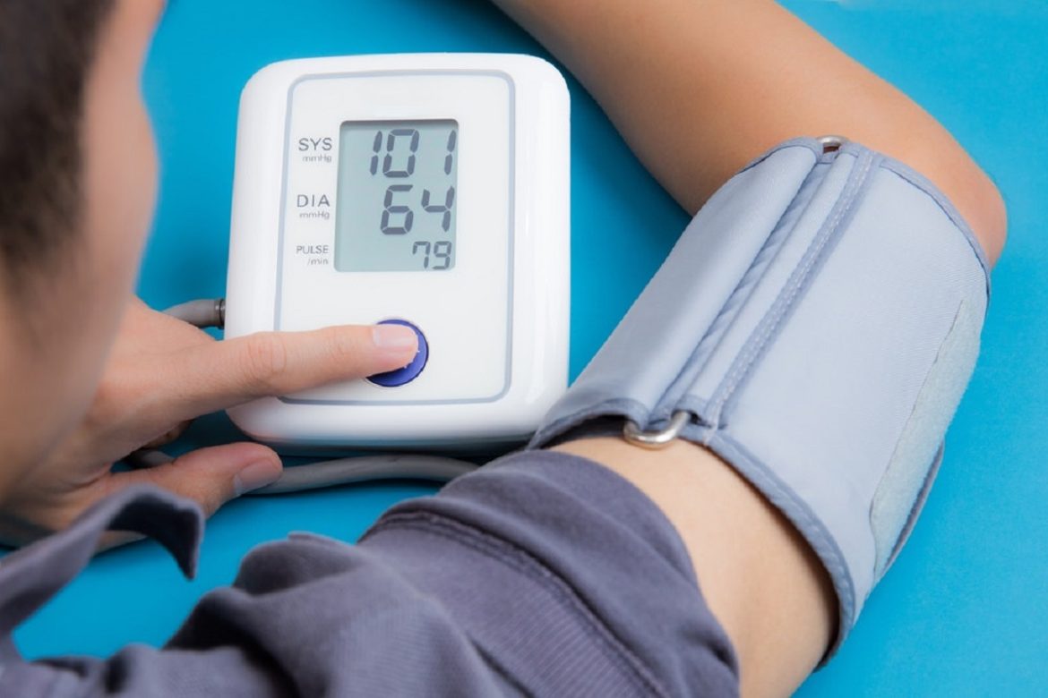استفاده عجیب از دستگاه فشار خون دیجیتالی در اتریش